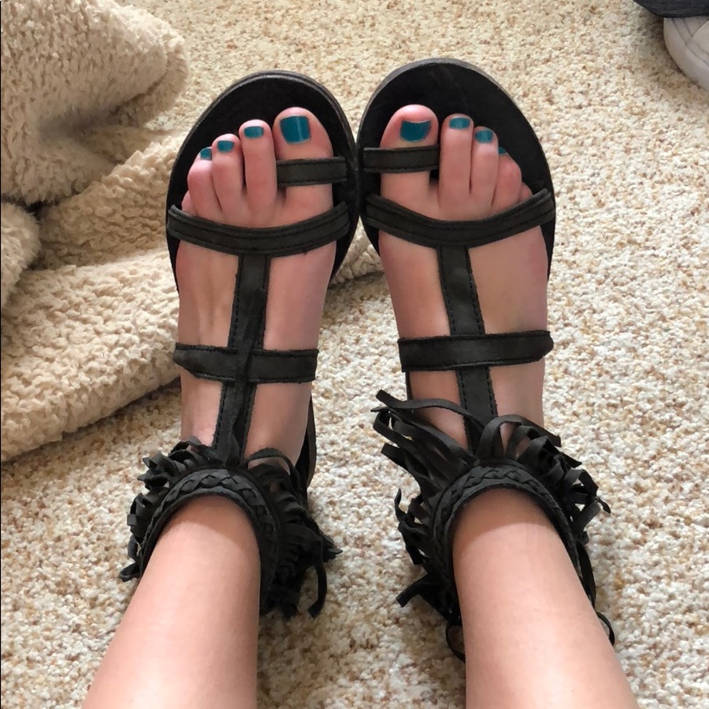 Fringe leather sandals